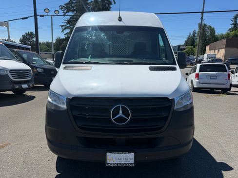 Used 2021 Mercedes-Benz Sprinter 2500 w/ Driver Convenience Package image 3