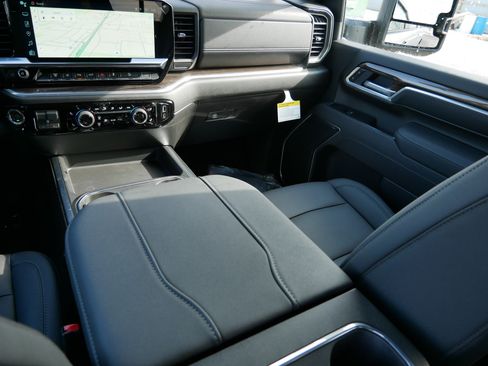 New 2026 Chevrolet Silverado 2500 LT w/ All Star Edition AWD/4WD image 15