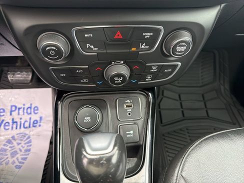 Used 2021 Jeep Compass Limited AWD/4WD image 24