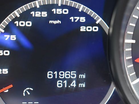 Used 2021 Porsche Cayenne Turbo image 3