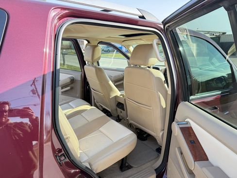 Used 2007 Ford Explorer Eddie Bauer image 26