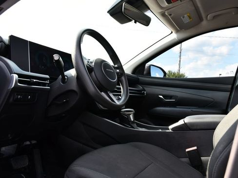 Used 2025 Hyundai Tucson SE FWD image 16