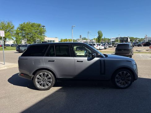 Used 2025 Land Rover Range Rover SE AWD/4WD image 6