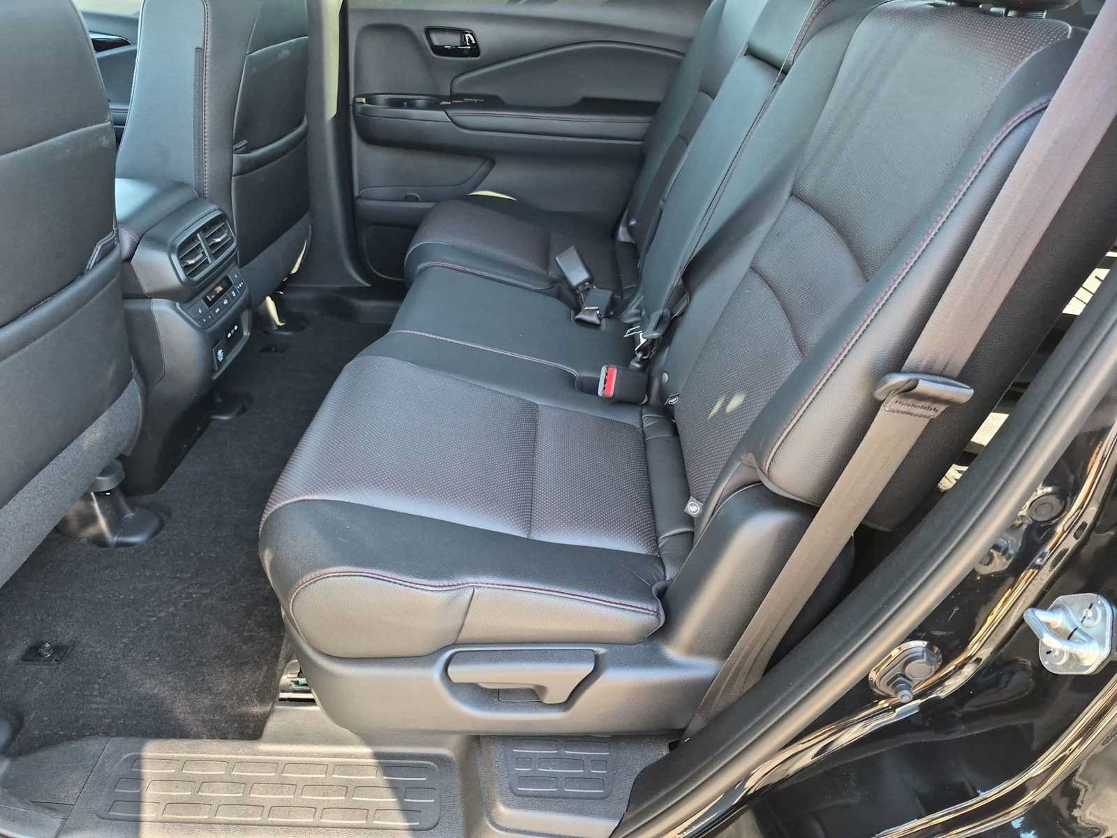 Certified 2024 Honda Passport Black Edition image 20