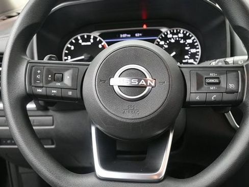 Used 2023 Nissan Rogue S AWD/4WD image 20