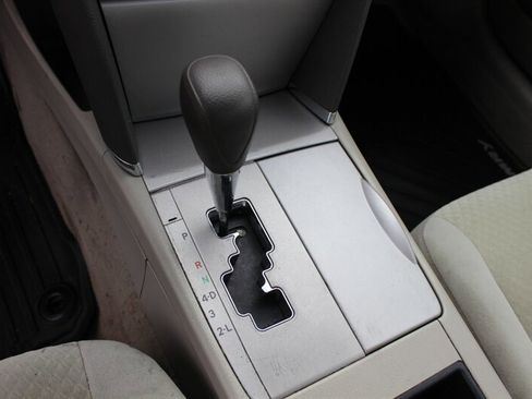 Used 2009 Toyota Camry LE FWD image 12