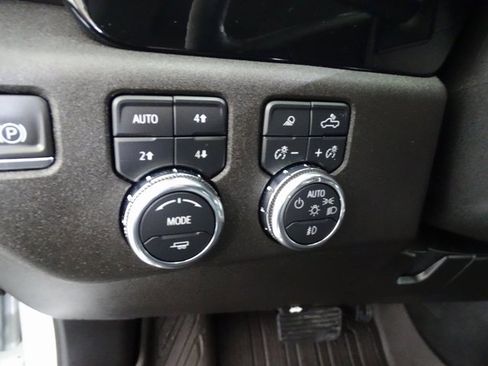 Certified 2024 GMC Sierra 3500 SLT w/ SLT Premium Package image 10