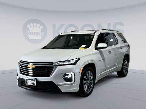 Used 2023 Chevrolet Traverse Premier AWD/4WD image 1