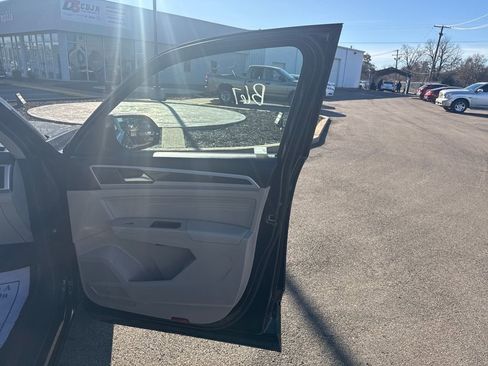 Used 2021 Volkswagen Atlas SE w/ Panoramic Sunroof Package image 21