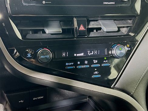 Certified 2022 Toyota Camry SE image 15