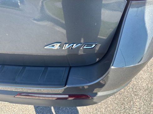 Used 2022 Ford Explorer XLT image 12