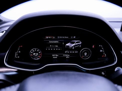 Used 2018 Audi Q7 3.0T Prestige w/ Prestige Package image 27