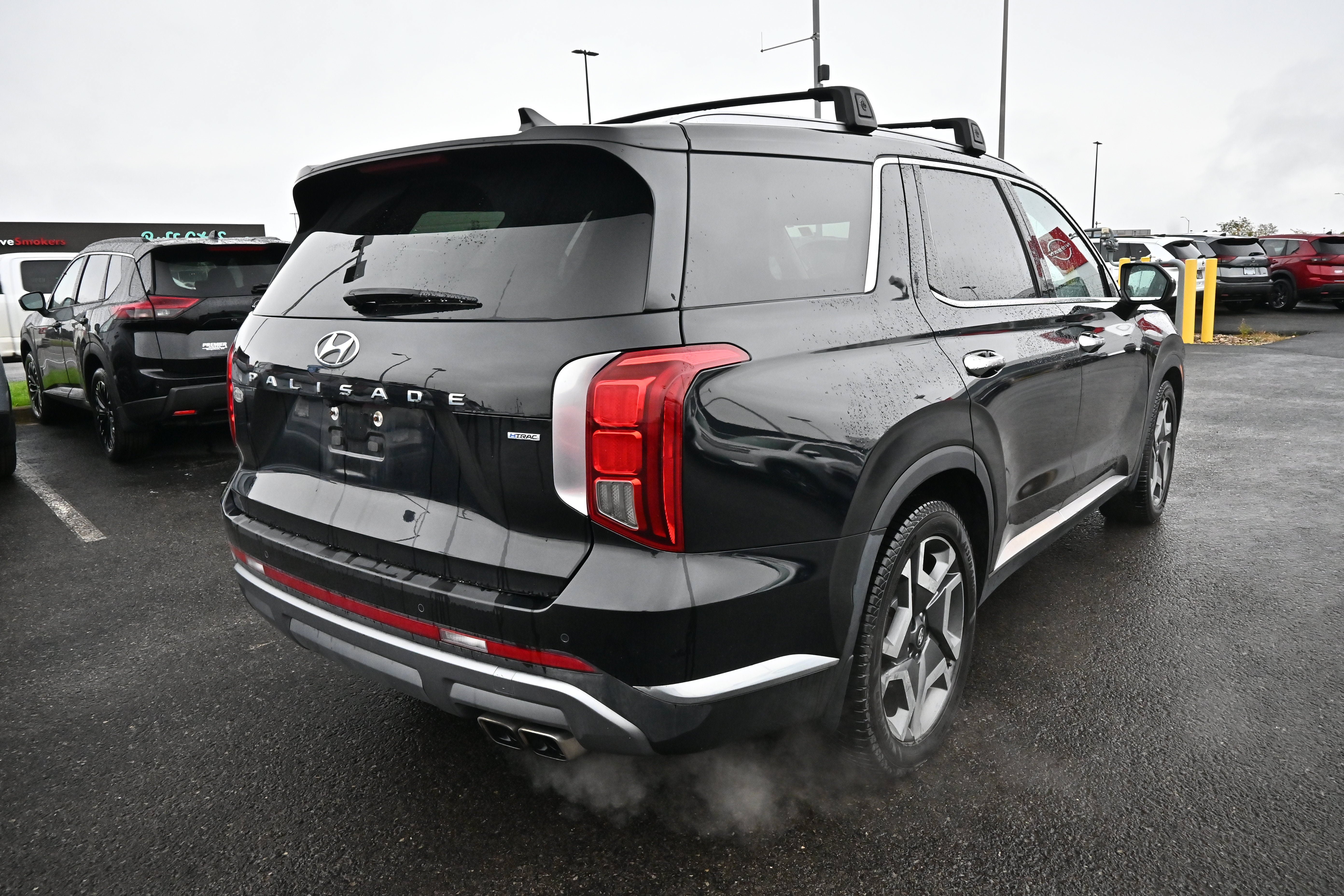 Used 2023 Hyundai Palisade Limited w/ Winter Package AWD/4WD image 6