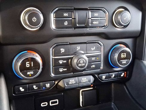 Used 2024 Chevrolet Tahoe Premier image 16