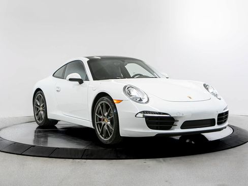 Certified 2016 Porsche 911 Carrera RWD image 9