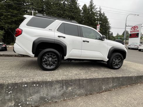Certified 2026 Toyota 4Runner SR5 AWD/4WD image 7