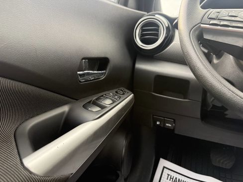 Used 2020 Nissan Kicks SV FWD image 29