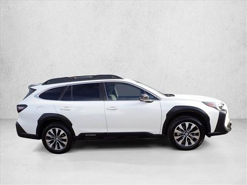 Used 2023 Subaru Outback Limited AWD/4WD image 3