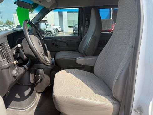 Used 2014 GMC Savana 1500 LT AWD/4WD image 9