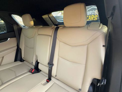 Used 2018 Cadillac XT5 FWD image 30