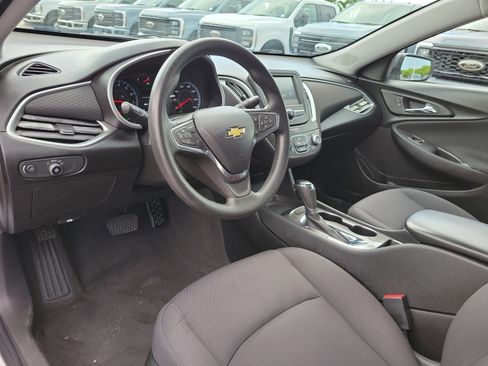 Used 2018 Chevrolet Malibu LS FWD image 11