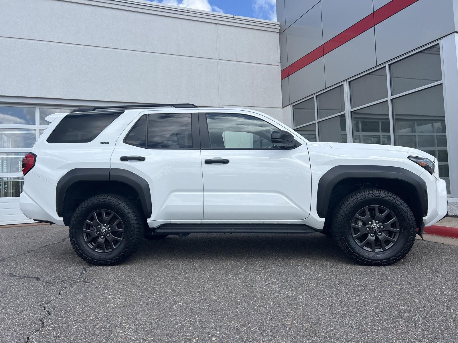 Used 2025 Toyota 4Runner SR5 AWD/4WD image 11