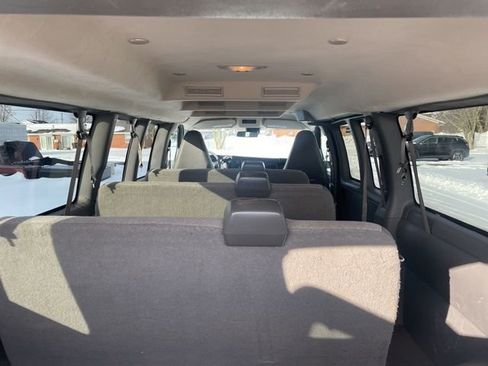 Used 2023 Chevrolet Express 3500 LT w/ LT Preferred Equipment Group image 17