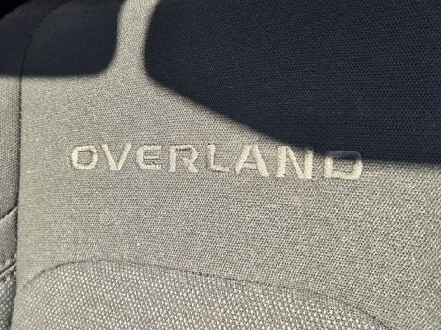 Used 2020 Jeep Gladiator Overland image 32