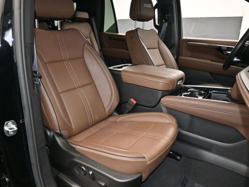 Used 2025 Chevrolet Tahoe High Country image 59