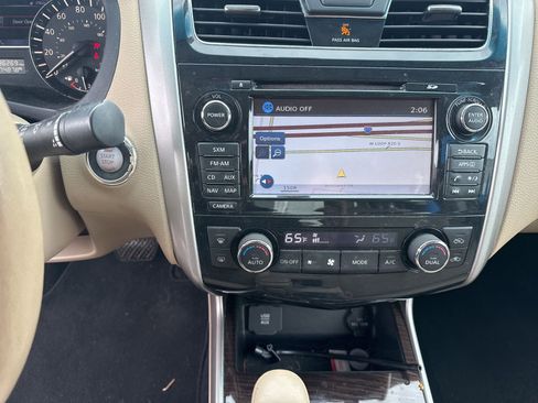 Used 2015 Nissan Altima 2.5 SL w/ Technology Package image 12