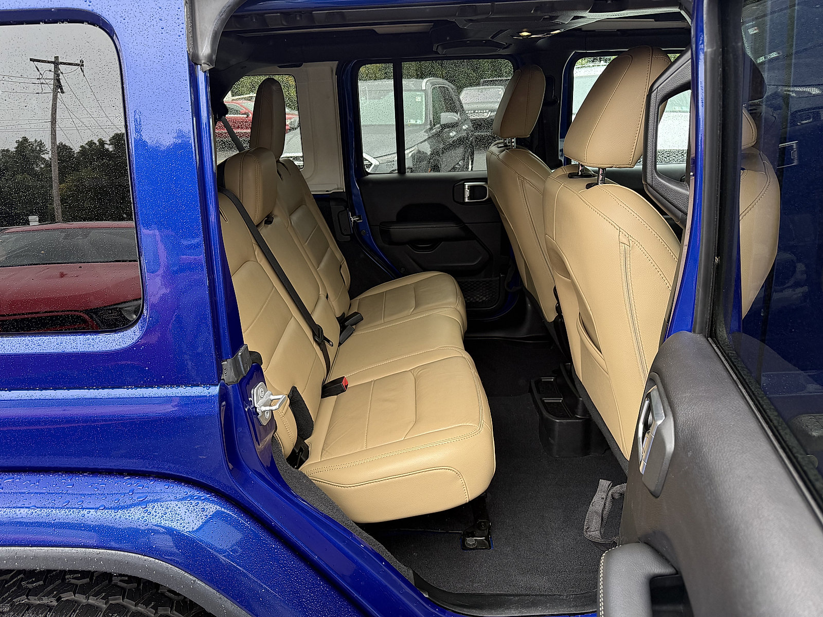 Used 2019 Jeep Wrangler Unlimited Sahara AWD/4WD image 16
