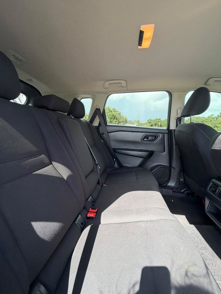 Used 2024 Nissan Rogue S FWD image 16