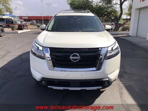 Used 2022 Nissan Pathfinder Platinum w/ Cargo Package FWD image 3