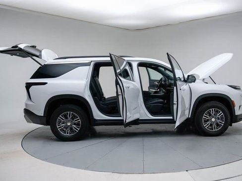 New 2026 Chevrolet Traverse LT w/ Enhanced Driving Package FWD image 13