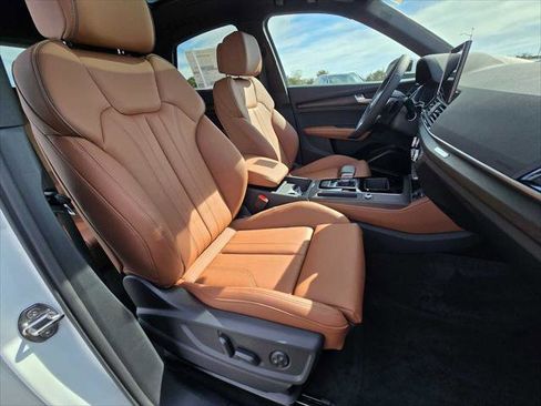 Used 2025 Audi Q5 2.0T Premium Plus w/ Premium Plus Package image 11