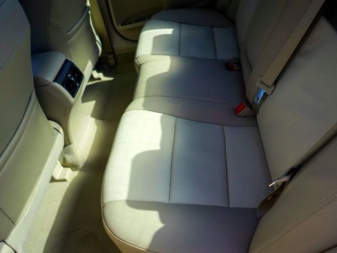 Used 2012 Toyota Camry XLE w/ Leather Pkg image 24