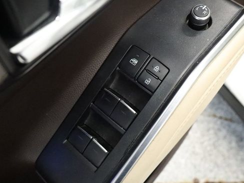 Used 2022 Toyota Highlander Limited image 30