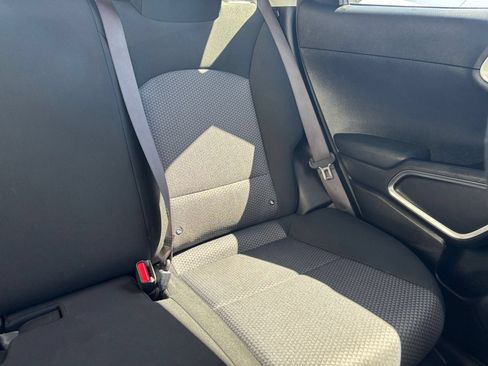 Used 2025 Kia Soul LX w/ LX Technology Package FWD image 35