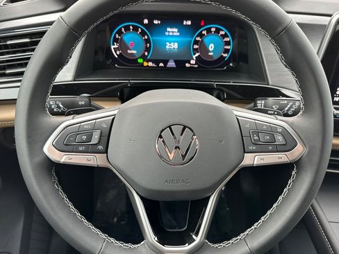 New 2025 Volkswagen Atlas Cross Sport SE image 22