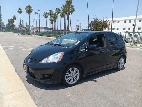 Used 2010 Honda Fit Sport image 3
