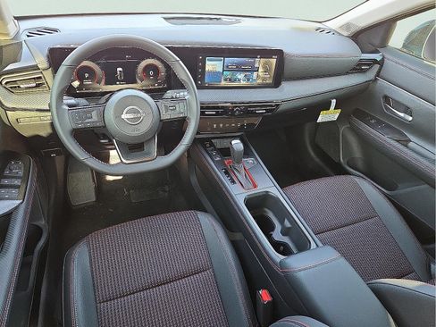 Used 2025 Nissan Kicks SR w/ Illumination Package AWD/4WD image 11