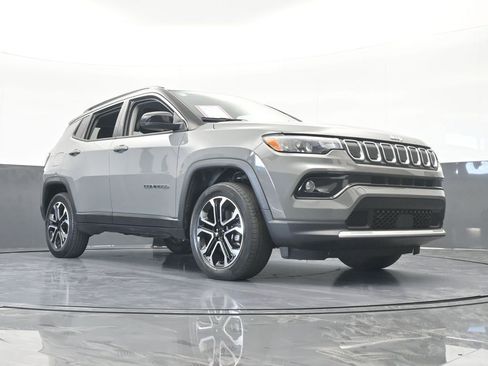 Used 2022 Jeep Compass Limited image 62