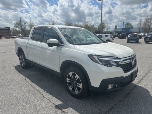 Used 2017 Honda Ridgeline RTL-T image 3