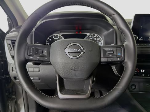 Used 2025 Nissan Rogue SV FWD image 15