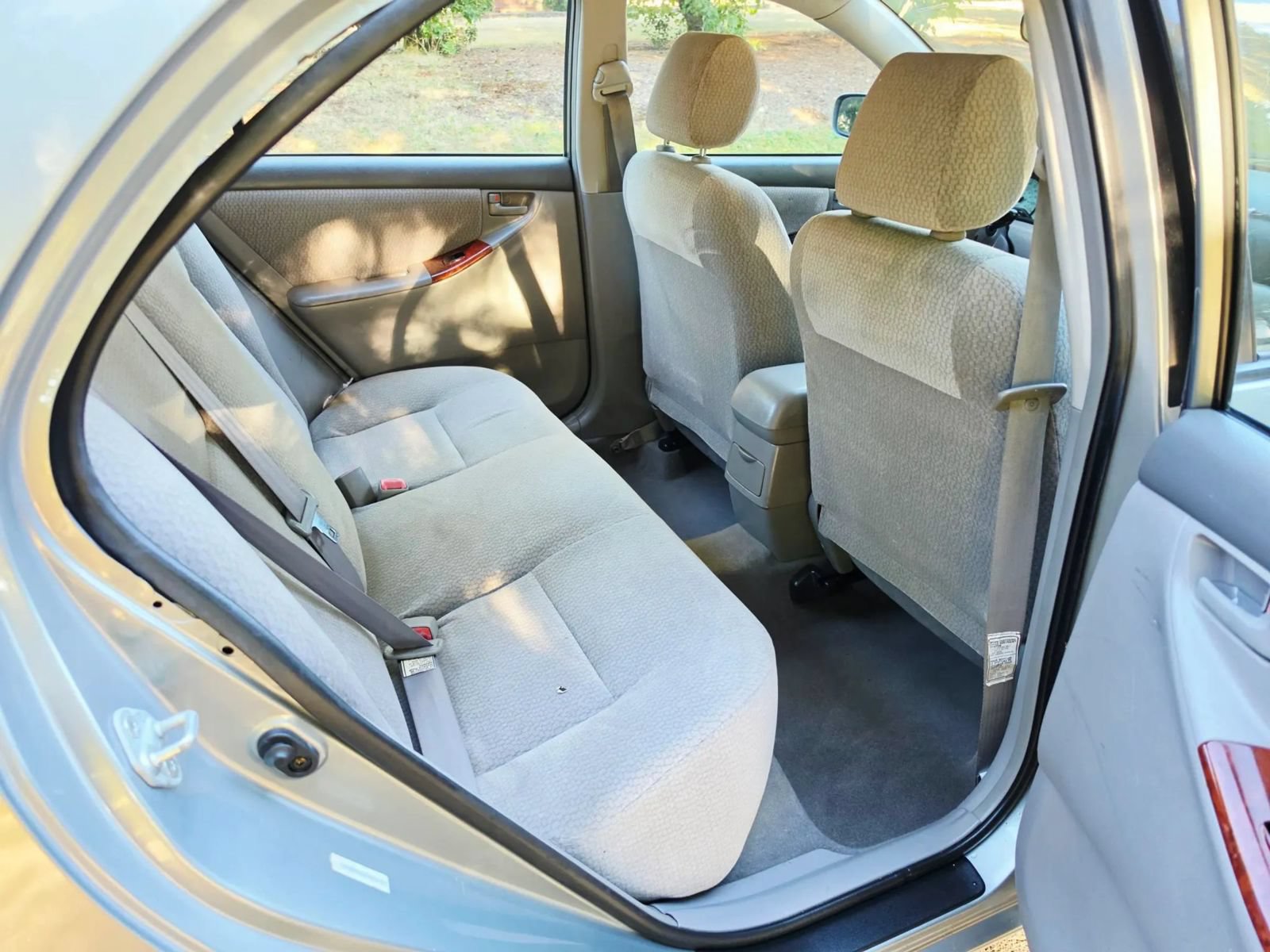 Used 2004 Toyota Corolla LE w/ All Weather Guard Pkg FWD image 12