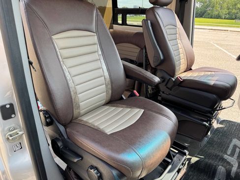 Used 2018 Mercedes-Benz Sprinter 3500 image 13