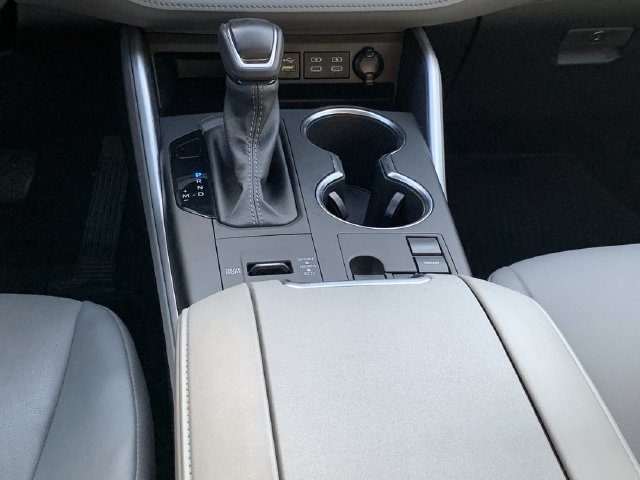 Used 2023 Toyota Highlander XLE FWD image 27