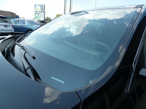 New 2026 Chevrolet Traverse LT w/ Sun and Wheel Package AWD/4WD image 9