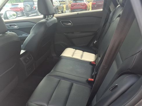 Used 2021 Nissan Rogue SV w/ Premium Package AWD/4WD image 8