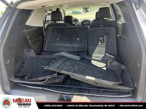 Used 2020 Chevrolet Traverse LT FWD image 12